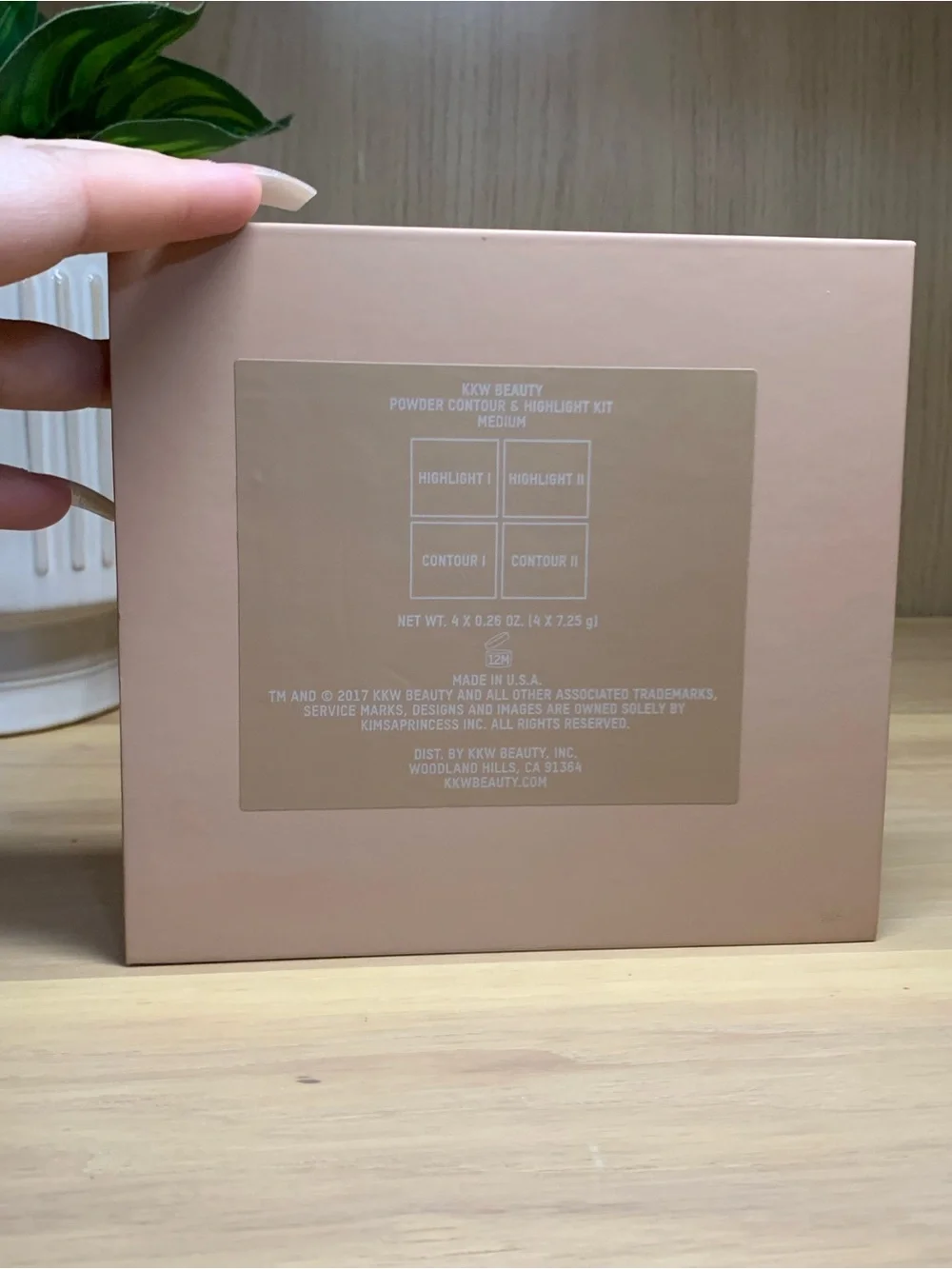 KKW Beauty Powder Contour & Highlight Kit in Medium. New!